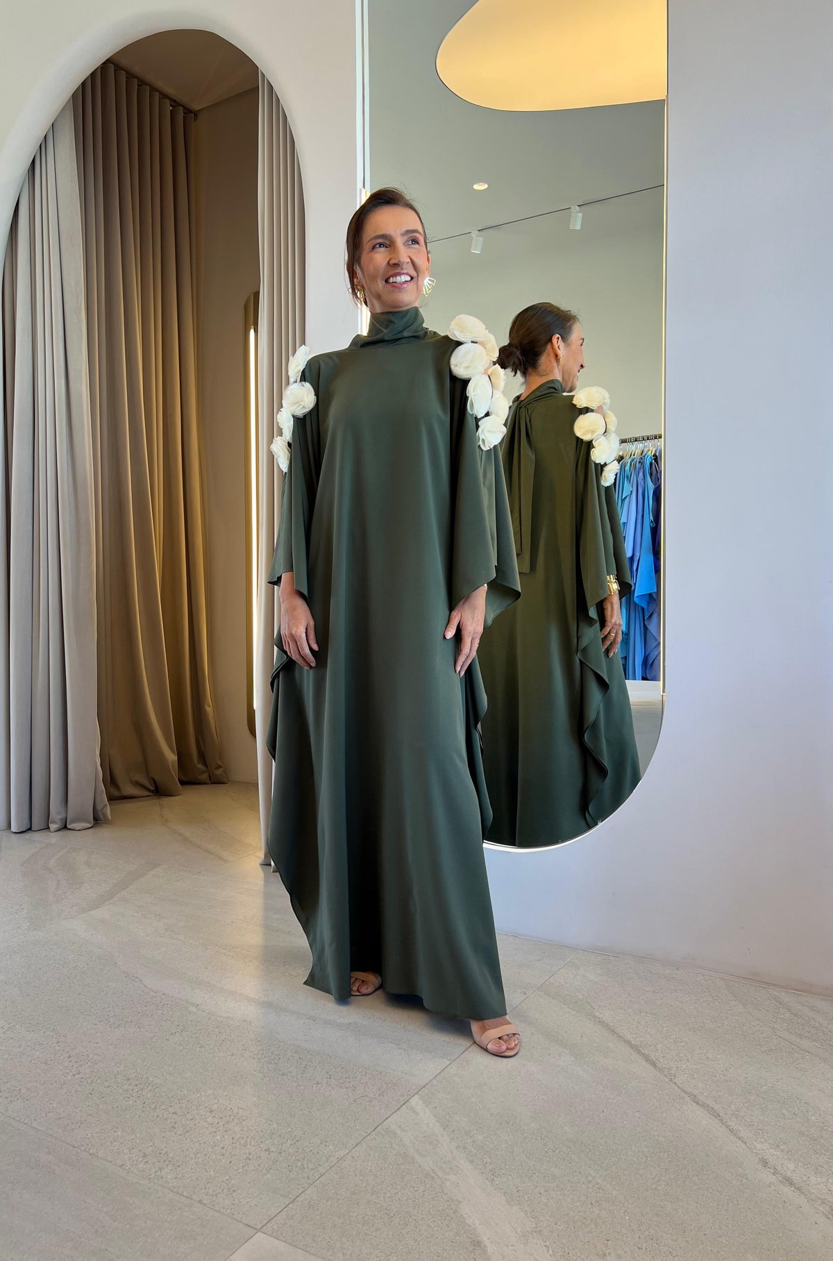 Vestido Emily Verde Musgo + Flores Nude