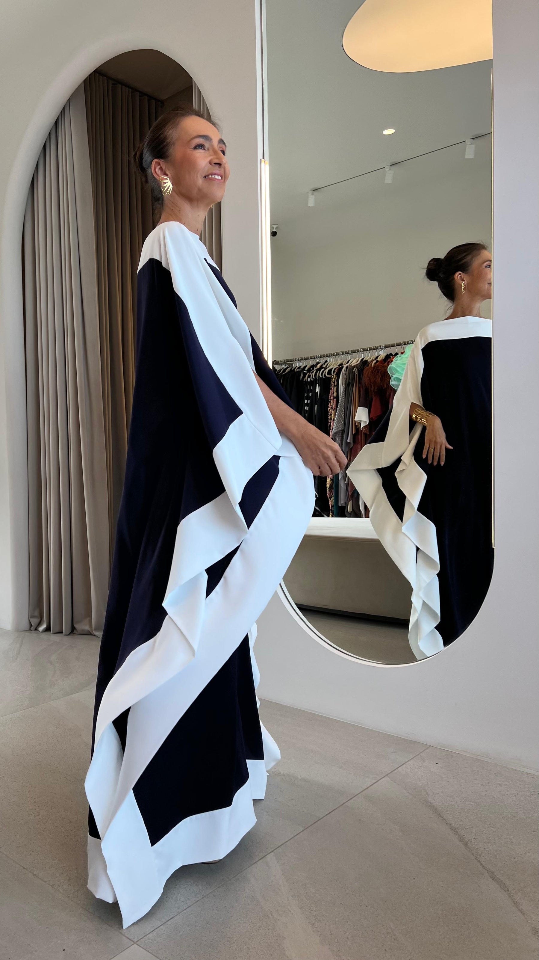 Kaftan Bordas Azul Marinho e Bordas OFF White