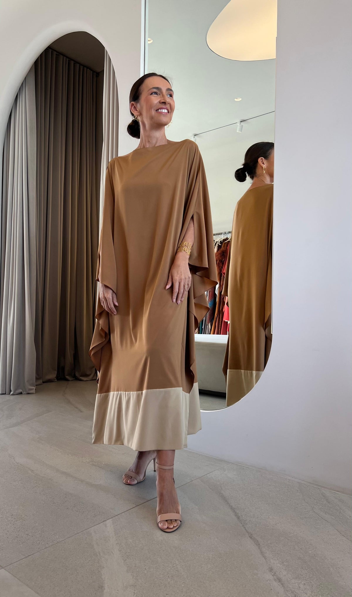 Kaftan Simplice Barrado Dois Tons Bege